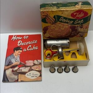 Vintage 1955 Tala cake decorating / icing piping set and booklet